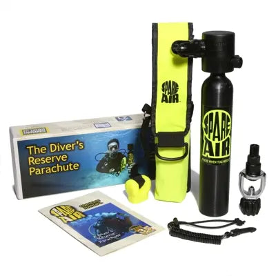 Spare Air 300 complete kit with cylinder, holster, mouthpiece, refill adapter, lanyard and product box.
